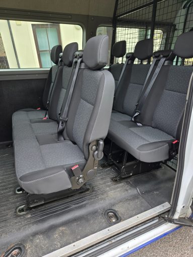 6 rear seats in 8-seater vehicle