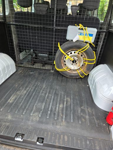 large space for luggage clubs etc in 8-seater vehicle